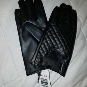 Torrid quilted faux leather gloves